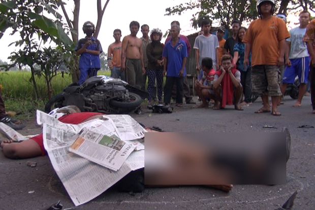 Bercanda saat Naik Motor,...