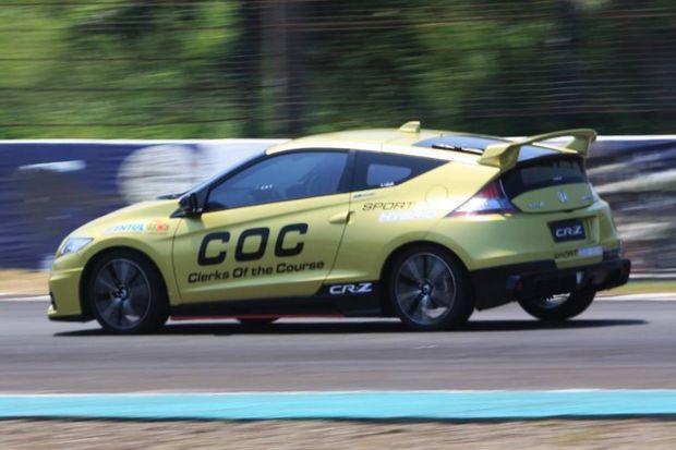 Honda CR-Z Tampil Sebagai...