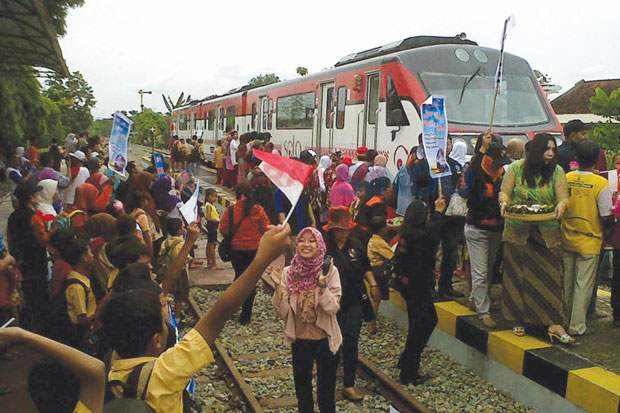 Warga Antusias Sambut...
