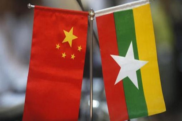 Pesawat Myanmar Jatuhkan...