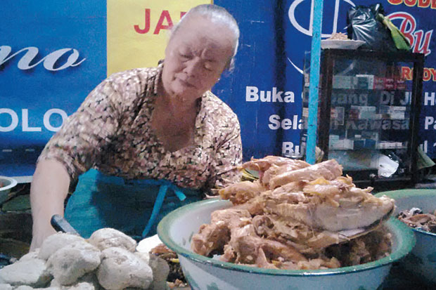 Sensasi Bersantap Kala...