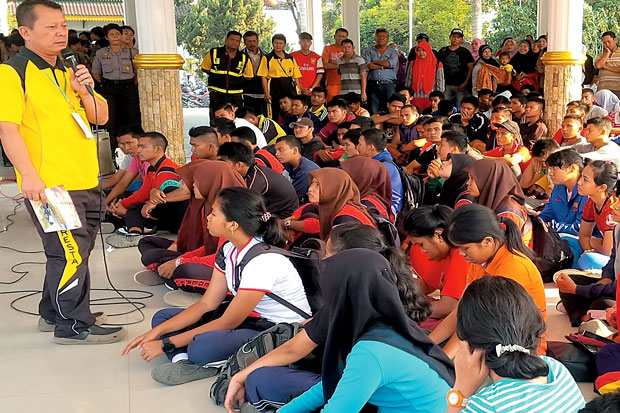 Polresta Latih 500 Pelajar...