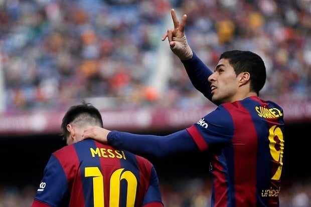 Dua Gol Messi Bikin...