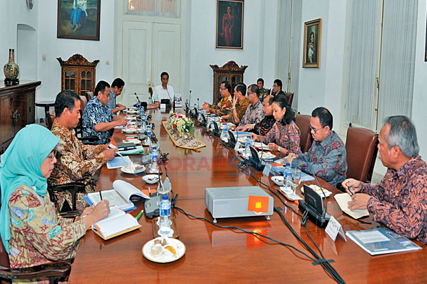 Paket Kebijakan Ekonomi...