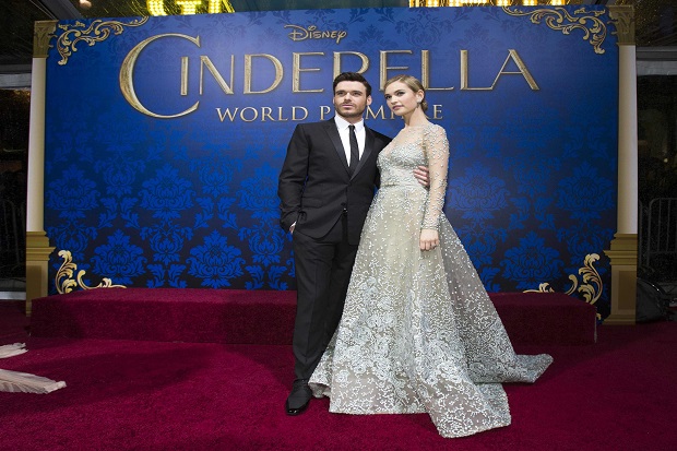 Film Cinderella Berkuasa...