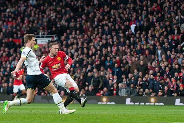 Rooney Puas Curi Poin...