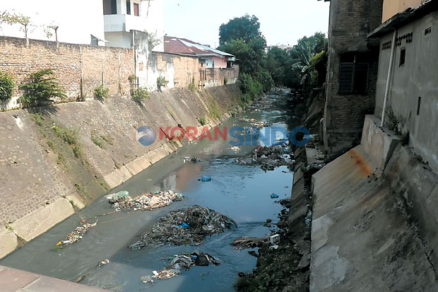 Petugas Buang Sampah...