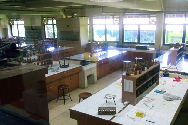 Pasca Ledakan, Laboratorium...