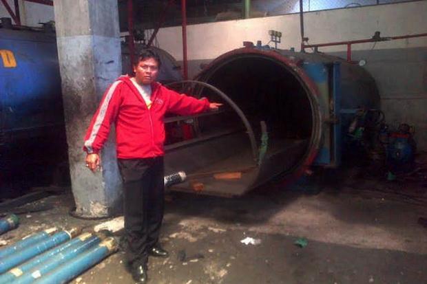 Mesin Pemanas Meledak,...
