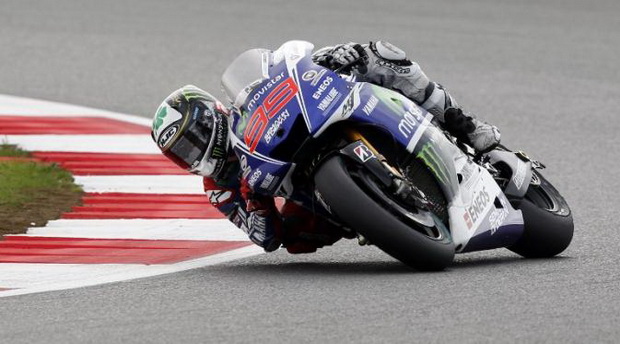 Hujan Buat Lorenzo Alami...