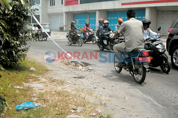 Hati-hati Lubang di...