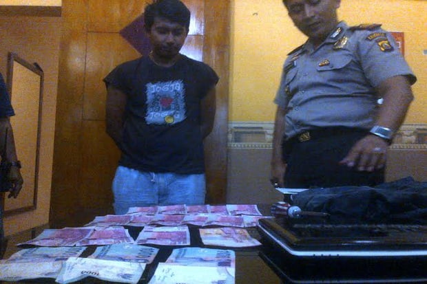 Maling Brankas KPU Palembang...