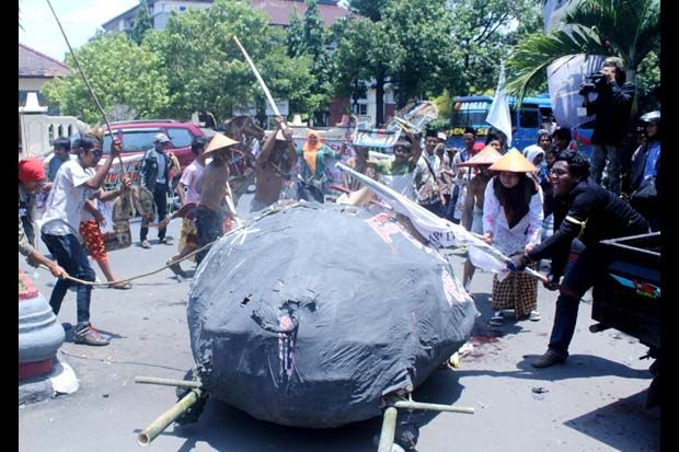 Tuntut Keadilan, Petani...