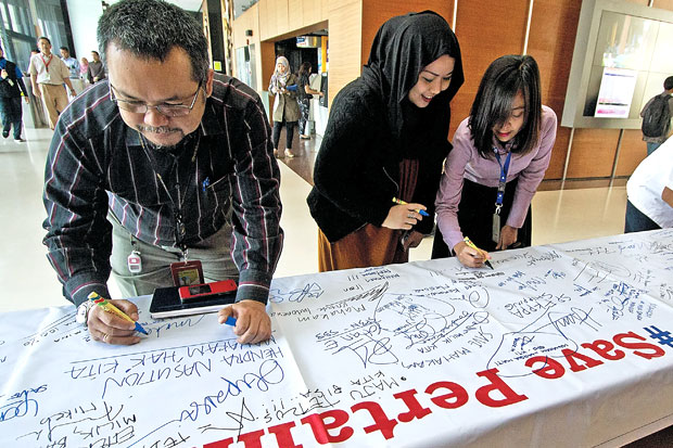 Pertamina Masih Tunggu...