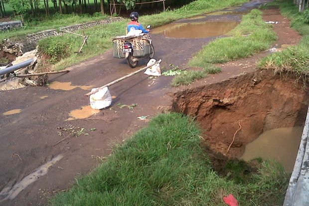 Jalan Penghubung Dua...