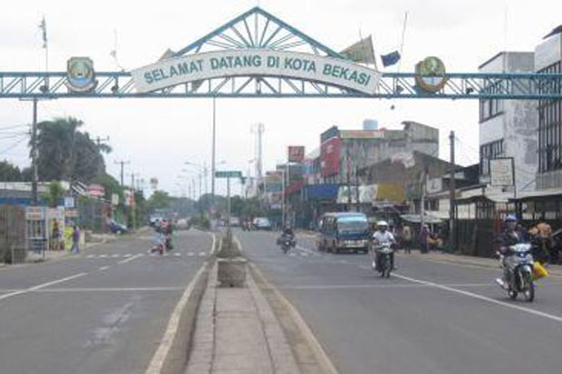 Puluhan Warga Bekasi...