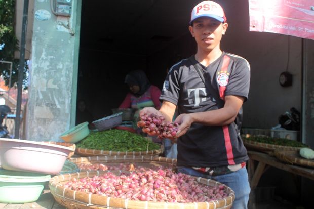 Harga Bawang Merah Meroket...