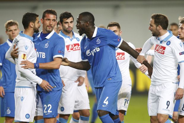 Napoli Segel Tiket ke...