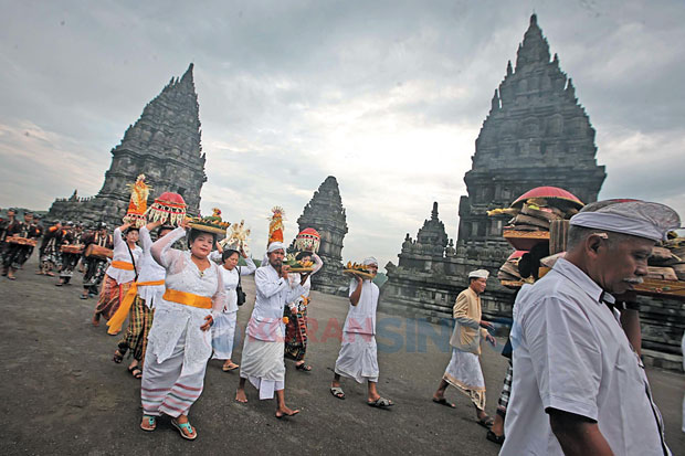Memotret Perayaan Keagamaan