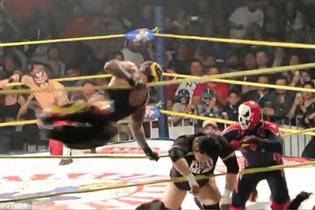 Pegulat WWE Tewas di...