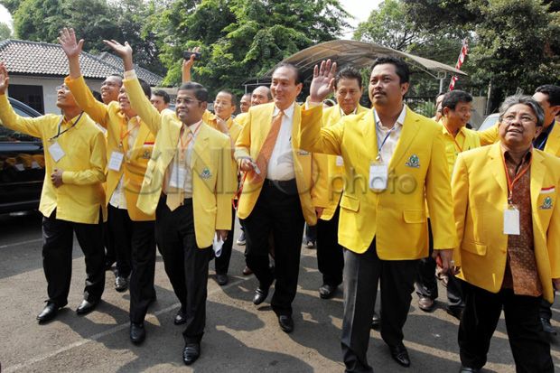 Legislator Golkar Kubu...
