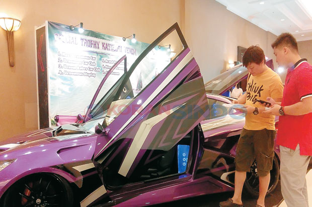 Ajang Pamer Mobil Jadul...