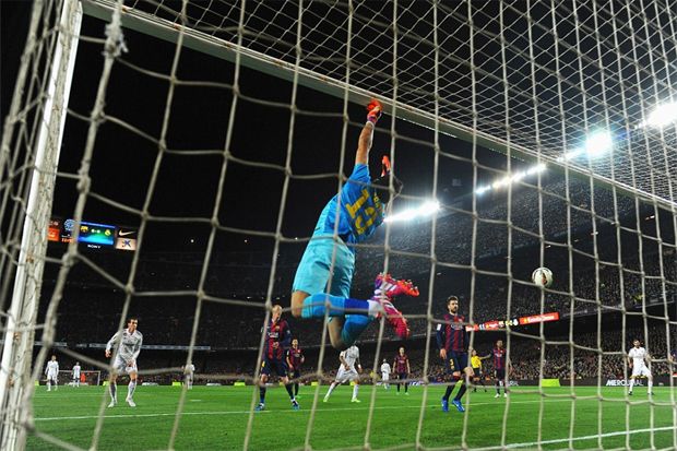 Kiper Debutan Barca...