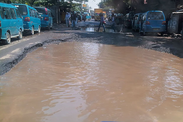 Jalan Penghubung Empat...