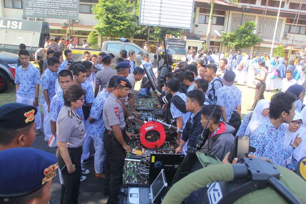 Ratusan Pelajar Surakarta...