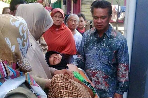 Rumah Dijual Anak, Nenek...