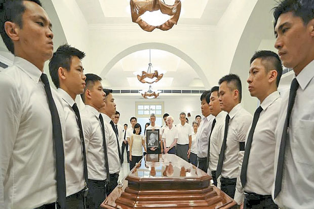 Ribuan Warga Beri Penghormatan...