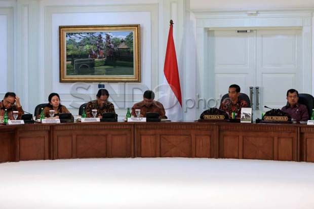 Saat Relawan Berebut...