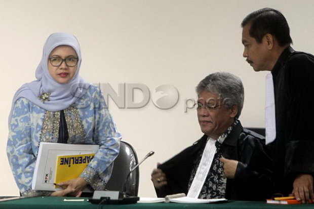 KPK Periksa Mantan Anggota...