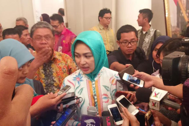 Temui Ahok, Airin Pertanyakan...