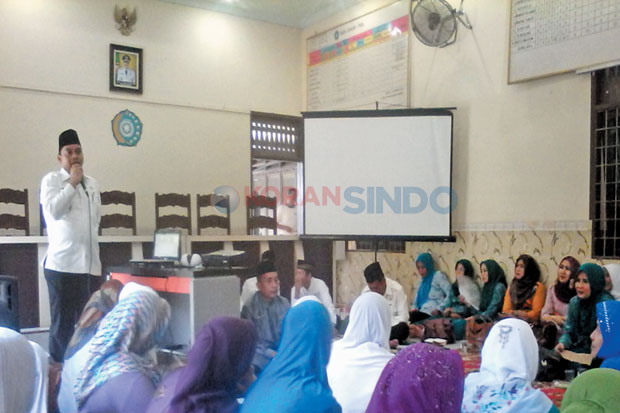 Eldin: PNS Harus Bekerja...