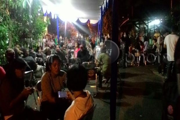 Kesibukan di Rumah Duka...