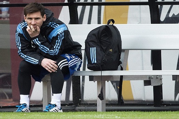 Cedera, Messi Tak Bisa...