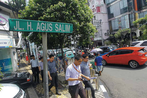 Juru Parkir dan Janji...