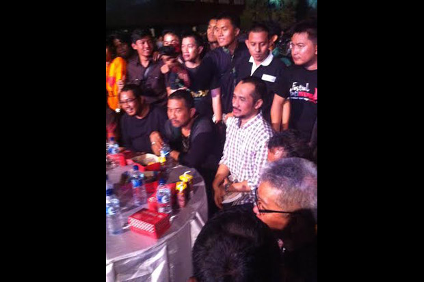 Pakai Puisi, Abraham...