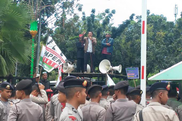 Nama Ahok Dipelesetkan...