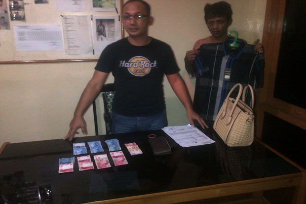 Curi Tas, Sepasang Kekasih...