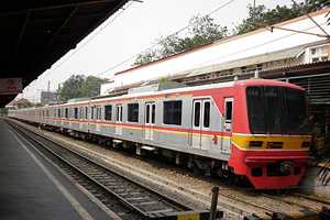 Empat Jam KRL Terganggu,...