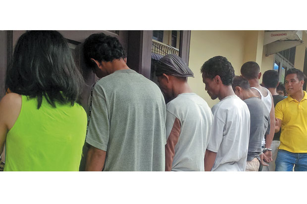 Polisi Gerebek Pondok...