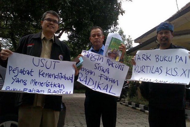MUI Didesak Larang Buku...