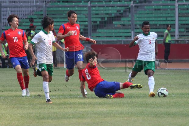 Tak Bisa Pesta Gol,...