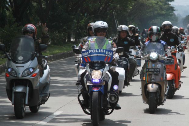 Sambil Touring Kutu...