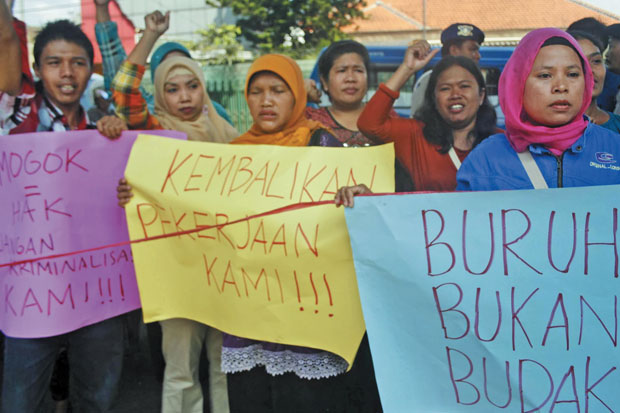 Buruh Digugat Rp2,3...