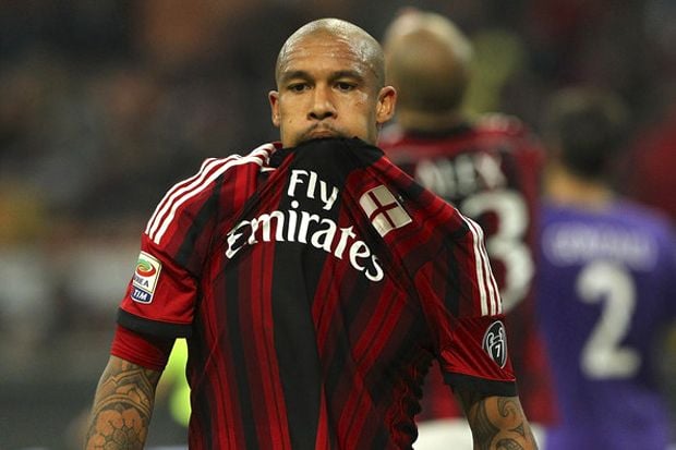 Nigel de Jong Merapat...