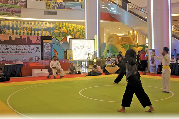 Aksi Pencak Silat di...