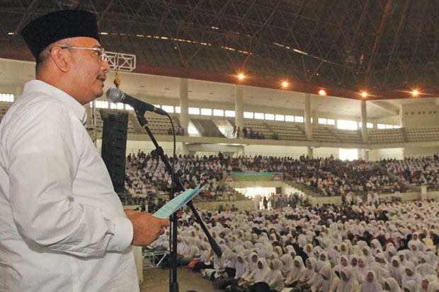 Ribuan Siswa Berzikir...
